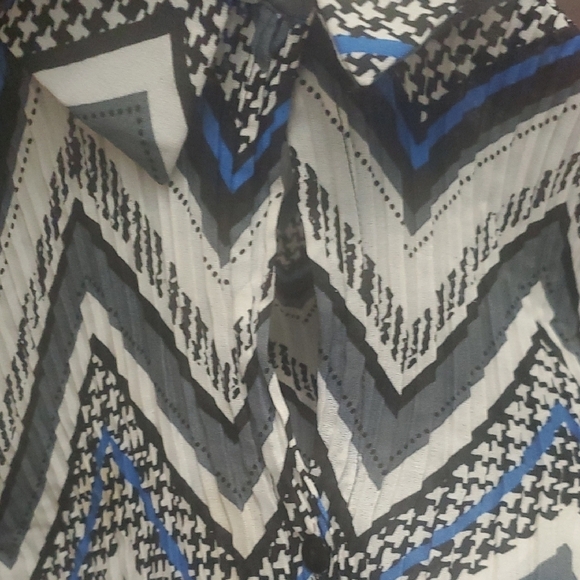 Camille La Vie Chevron Blouse in Black, Blue, and White - Picture 9 of 9